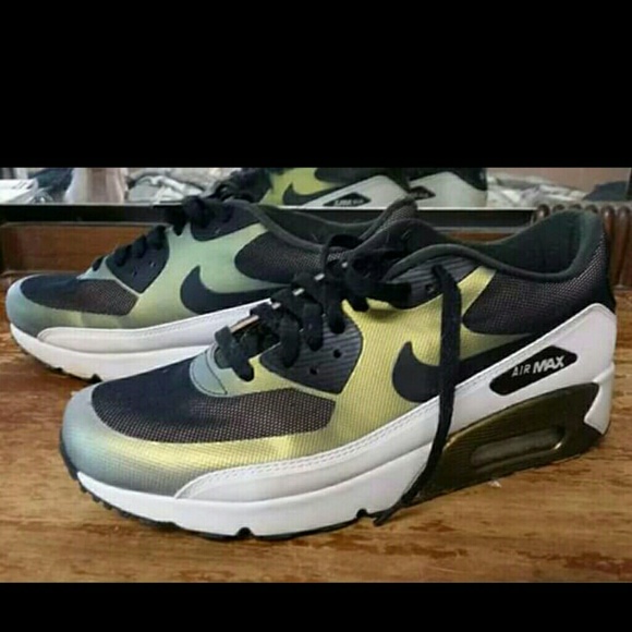 Nike Air Max shoes - Picture 1 of 3